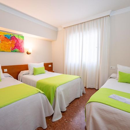 Hotel Romerito Malaga Exterior photo