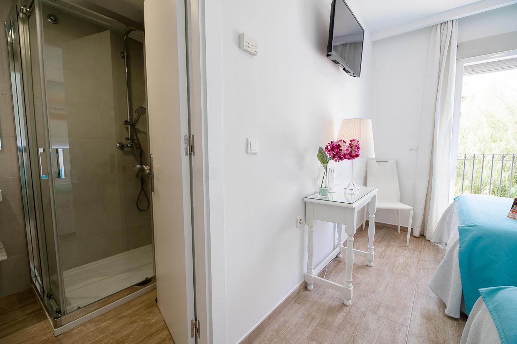 Hotel Romerito Malaga Room photo