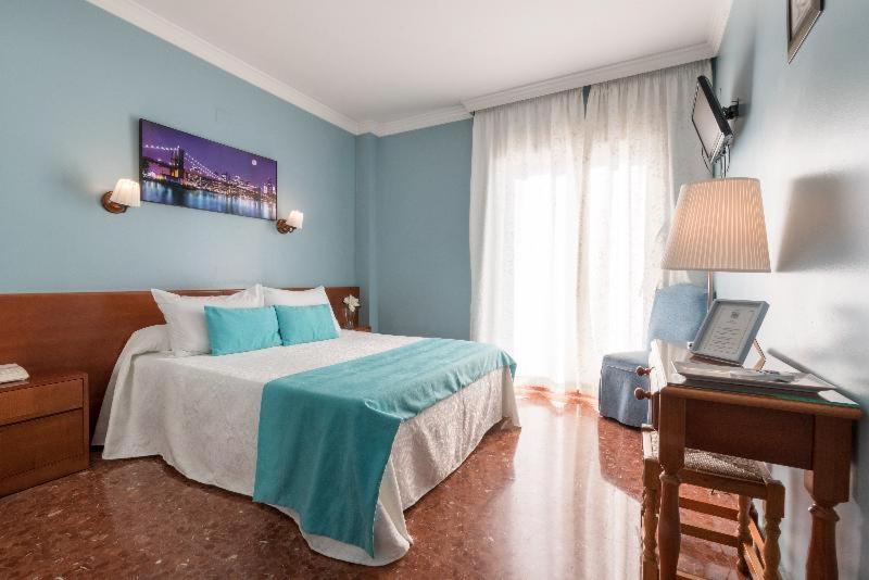 Hotel Romerito Malaga Room photo