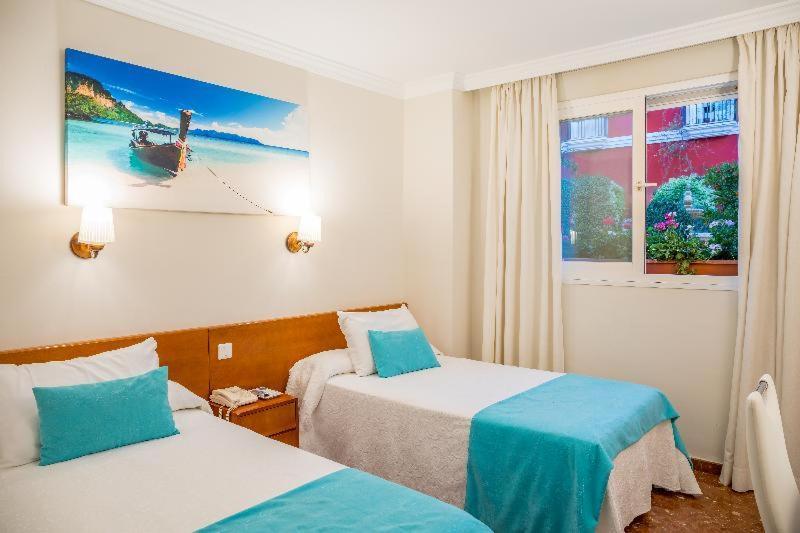 Hotel Romerito Malaga Room photo